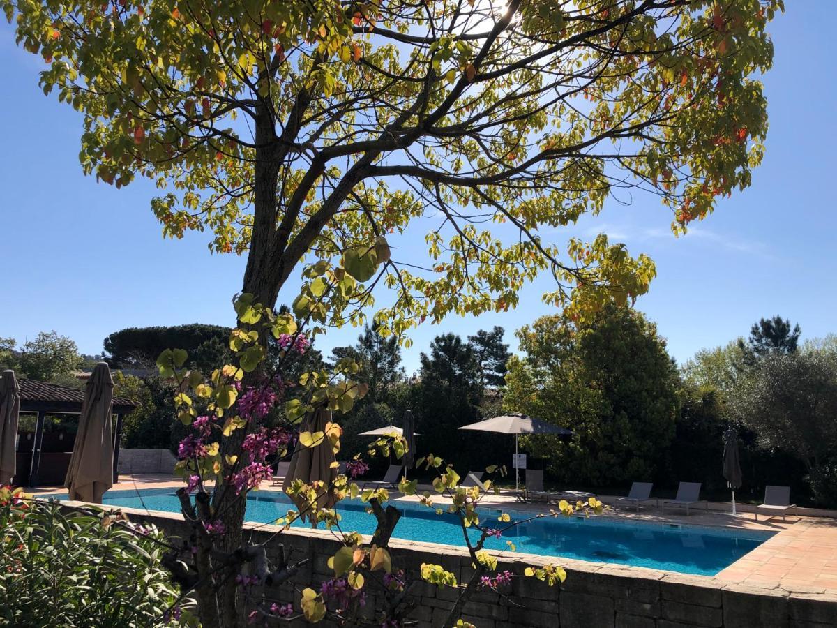 Charmantes Haus Im Golf Club Saint Tropez Esterno foto