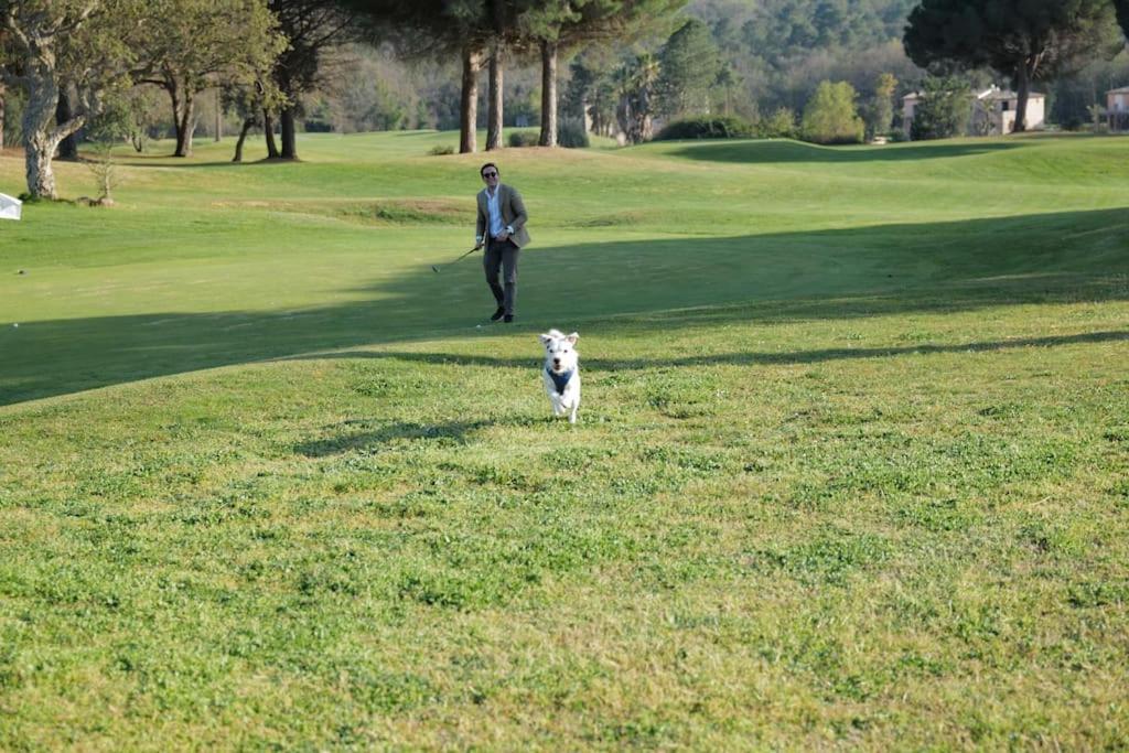 Charmantes Haus Im Golf Club Saint Tropez Esterno foto