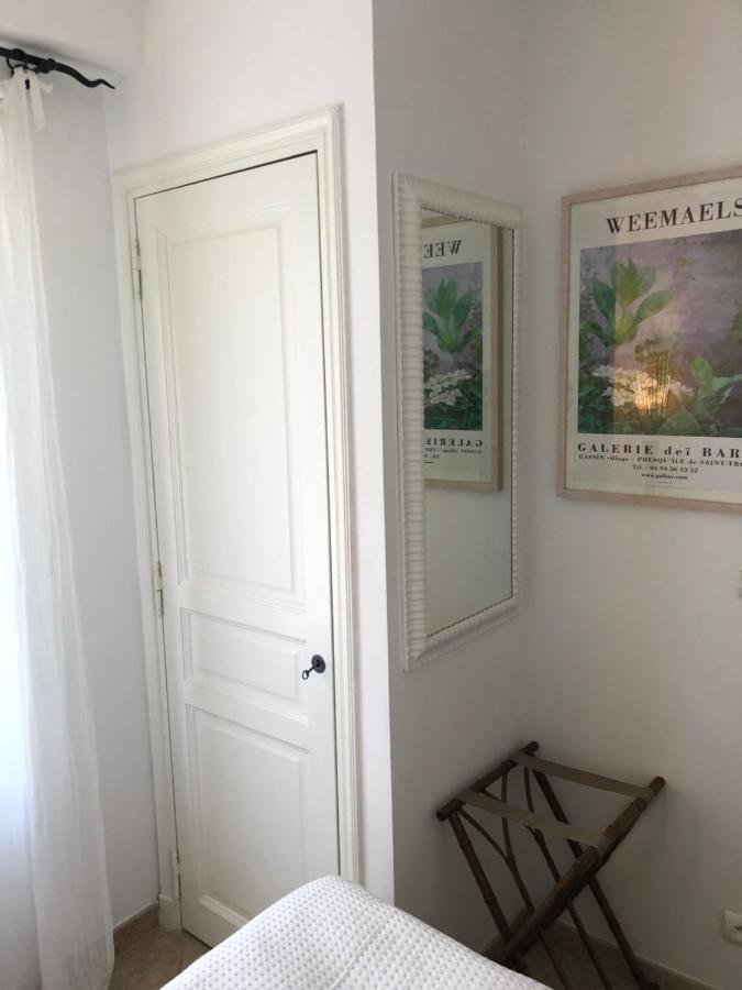 Charmantes Haus Im Golf Club Saint Tropez Esterno foto
